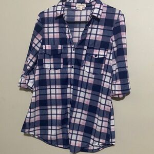 Woman’s short sleeve top size large